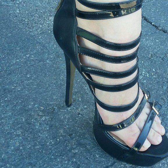 Bebe - Picture 2 of 4